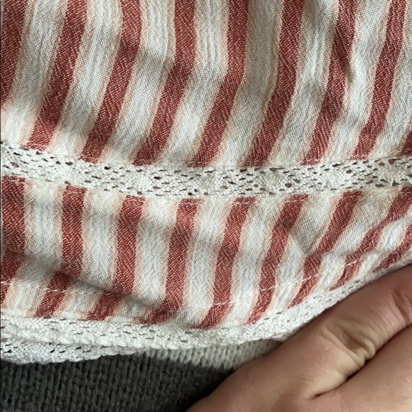 Forever 21 stripped crop top shirt - Picture 3 of 3